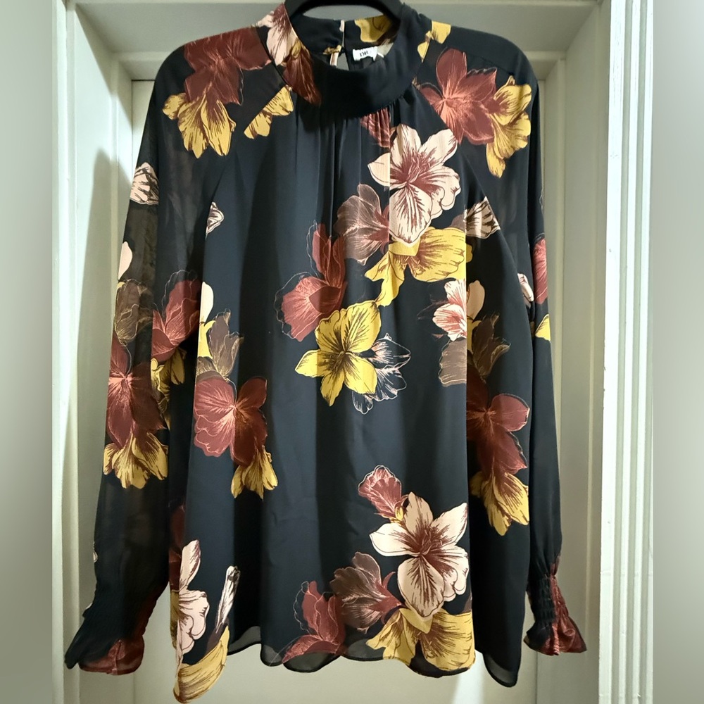 EUC-Floral Long Sleeve Women's Blouse byDR2